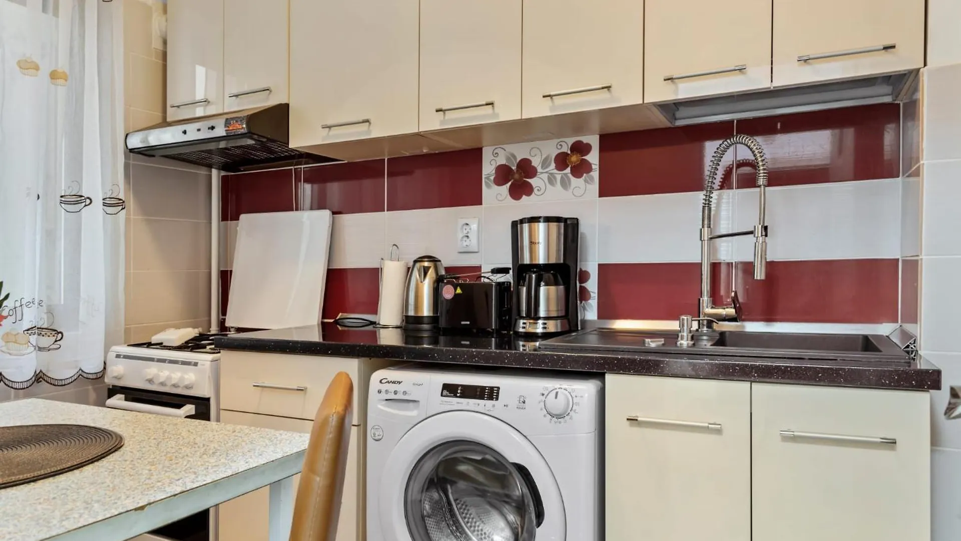 Tell - Cozy Quiet Studio Bucharest Apartment